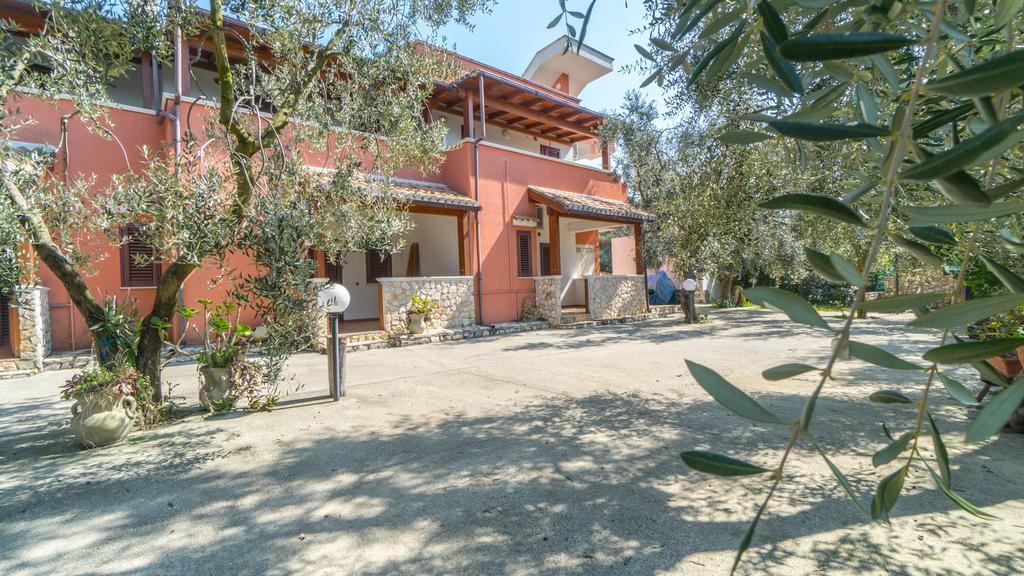 Villa Calma ヴィエステ エクステリア 写真